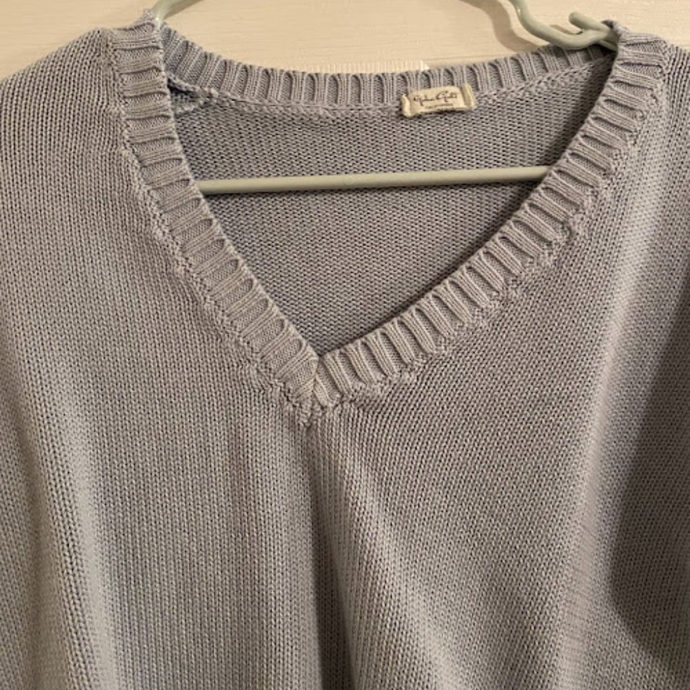 Cropped Sweater - Picture 2 of 2